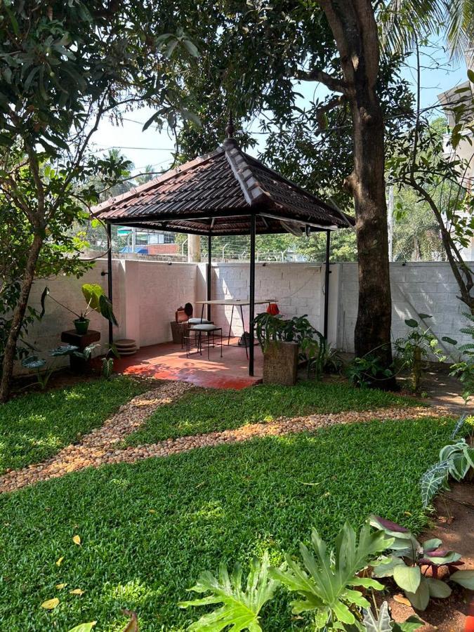 Lannister Inn Kochi Extérieur photo